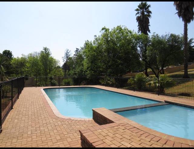 2 BEDROOM APARTMENT FOR SALE IN HELDERKRUIN